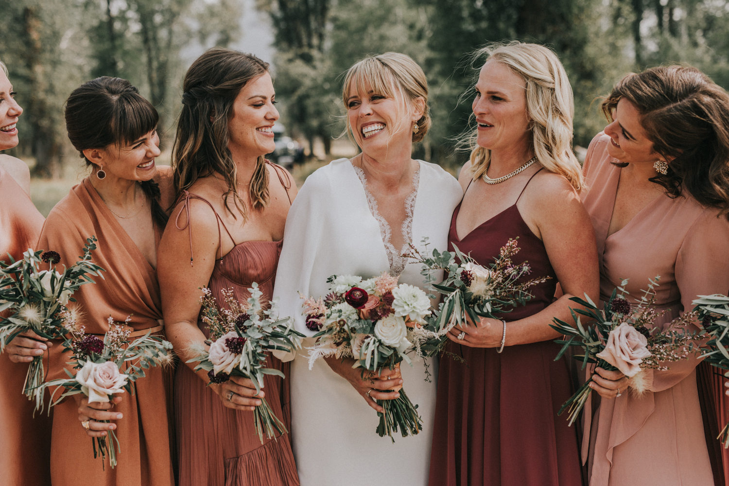 Ali + Zane’s Modern Wyoming Wedding – KINDRED WEDDINGS